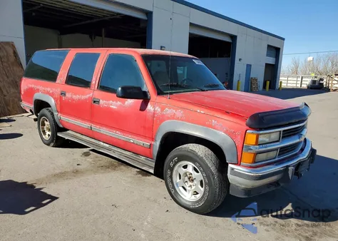 1994 Chevrolet Suburban K1500 из США, поврежденный, VIN 1GNFK16K9RJ334433